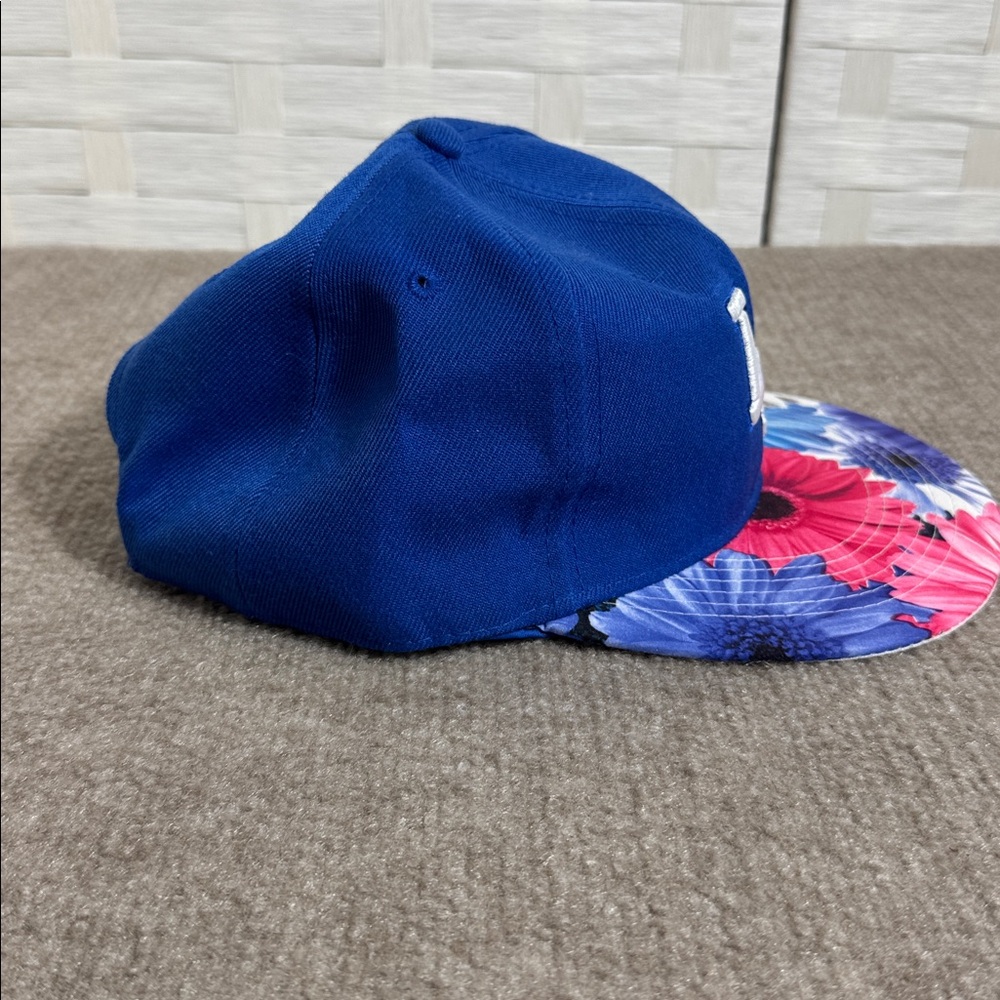 LA Dodgers Blue Floral Baseball Adjustable One Size Fits All Hat - Picture 3 of 8